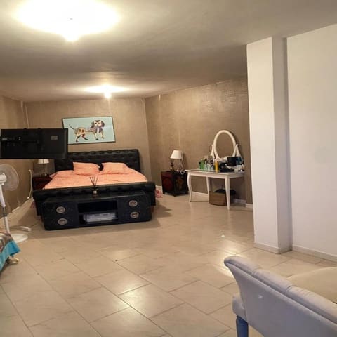 3 bedroom Villa for sale in Nueva Andalucia, Marbella - € 975,000 (Ref: 10002156)