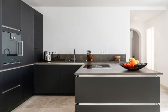6 sypialnia Willa na sprzedaż w Marbella z basenem garażem - 4 000 000 € (Ref: 10002157)