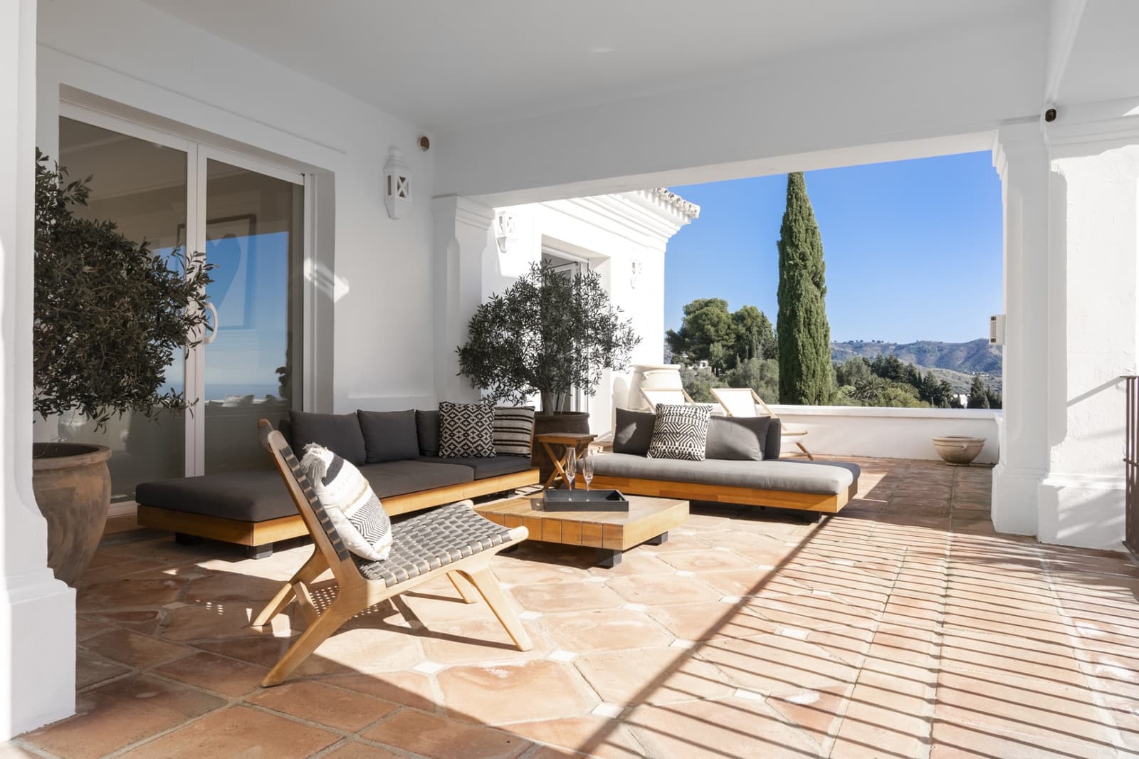 6 sypialnia Willa na sprzedaż w Marbella z basenem garażem - 4 000 000 € (Ref: 10002157)