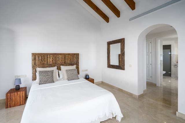 6 sypialnia Willa na sprzedaż w Marbella z basenem garażem - 4 000 000 € (Ref: 10002157)