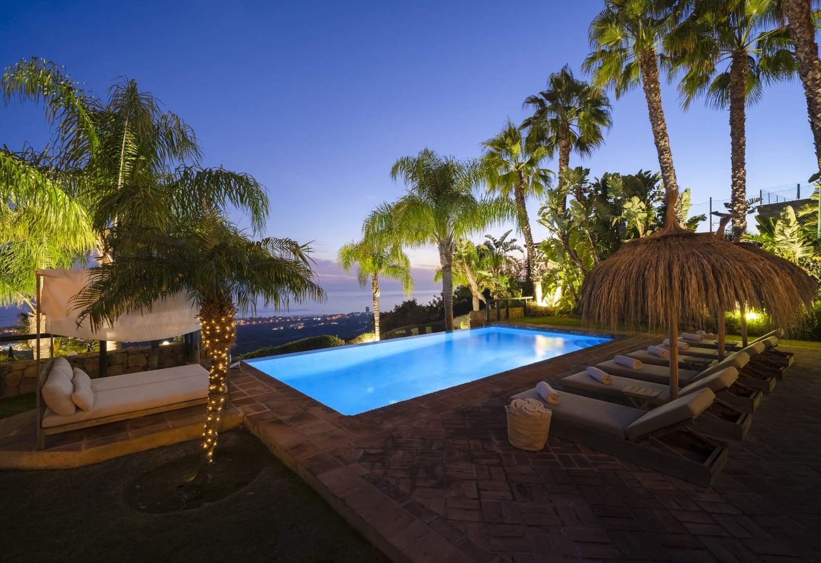 6 sypialnia Willa na sprzedaż w Marbella z basenem garażem - 4 000 000 € (Ref: 10002157)