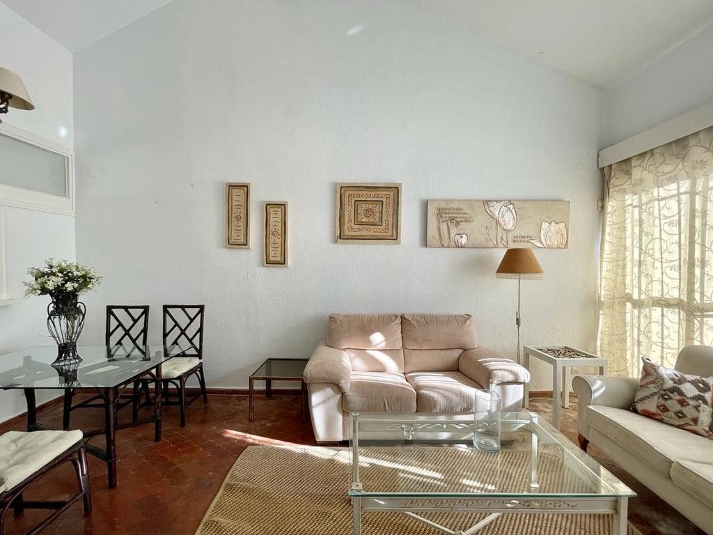 2 sovrum Lägenhet till salu i Marbella med pool - 350 000 € (Ref: 10002159)