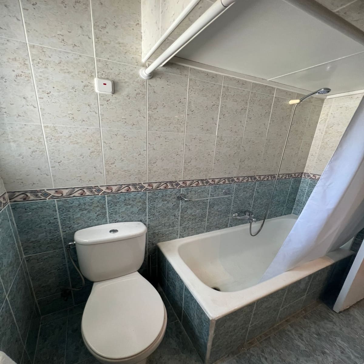 2 sovrum Lägenhet till salu i Marbella med pool - 350 000 € (Ref: 10002159)