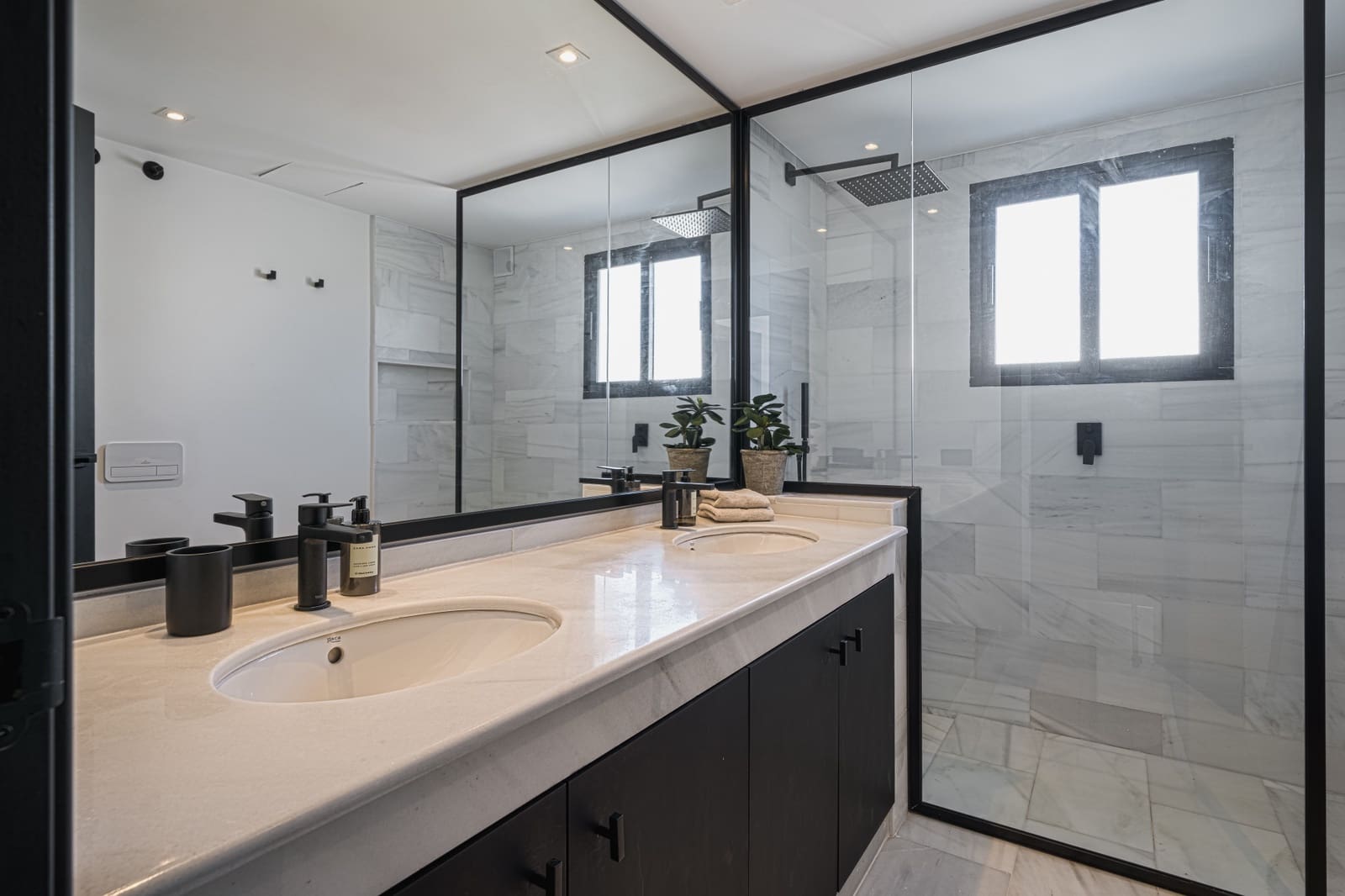 5 soveværelse Villa til salg i Marbella med swimmingpool - € 2.295.000 (Ref: 10002160)