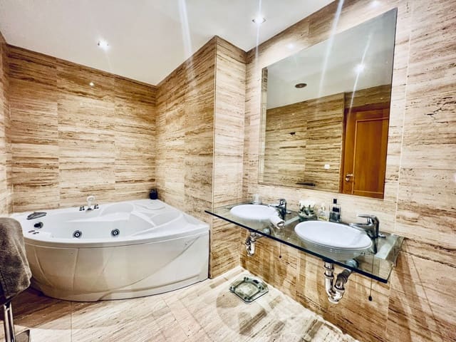 3 sovrum Lägenhet till salu i Marbella med pool garage - 535 000 € (Ref: 10002163)