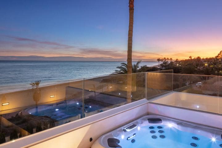 5 soveværelse Villa til salg i Estepona med swimmingpool garage - € 4.900.000 (Ref: 10002164)