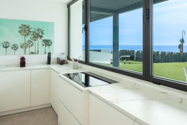5 soveværelse Villa til salg i Estepona med swimmingpool garage - € 4.900.000 (Ref: 10002164)