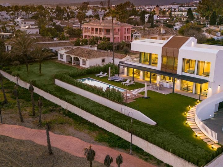 5 soveværelse Villa til salg i Estepona med swimmingpool garage - € 4.900.000 (Ref: 10002164)