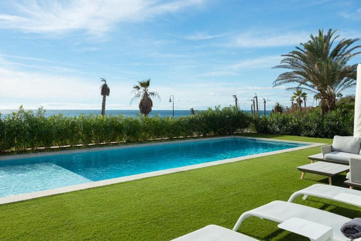 5 soveværelse Villa til salg i Estepona med swimmingpool garage - € 4.900.000 (Ref: 10002164)