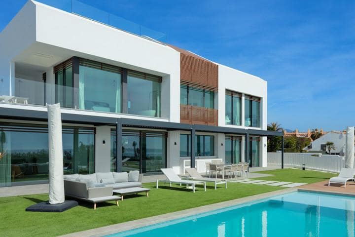 5 soveværelse Villa til salg i Estepona med swimmingpool garage - € 4.900.000 (Ref: 10002164)