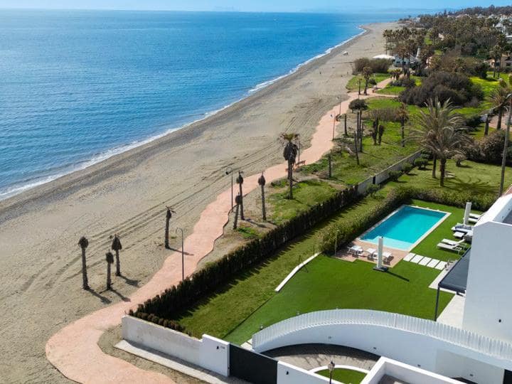 5 soveværelse Villa til salg i Estepona med swimmingpool garage - € 4.900.000 (Ref: 10002164)