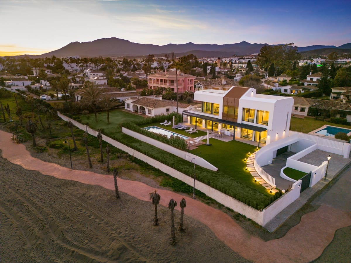 5 soveværelse Villa til salg i Estepona med swimmingpool garage - € 4.900.000 (Ref: 10002164)