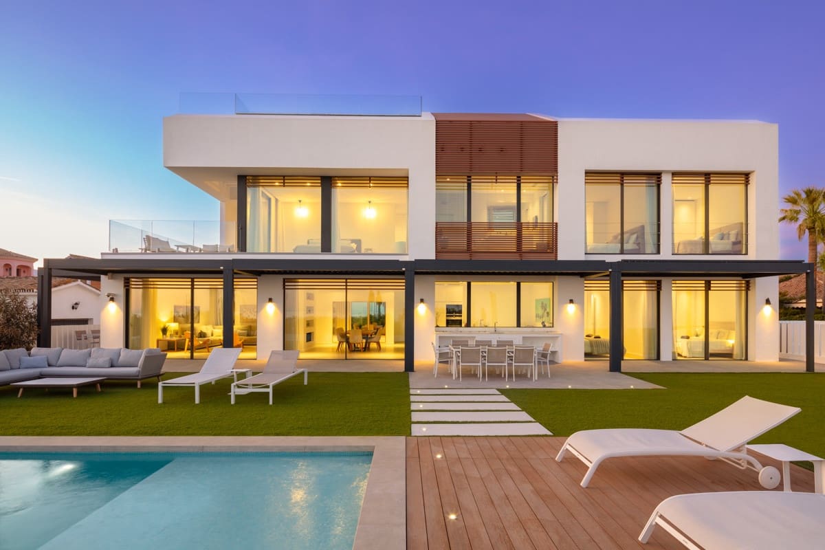 5 soveværelse Villa til salg i Estepona med swimmingpool garage - € 4.900.000 (Ref: 10002164)