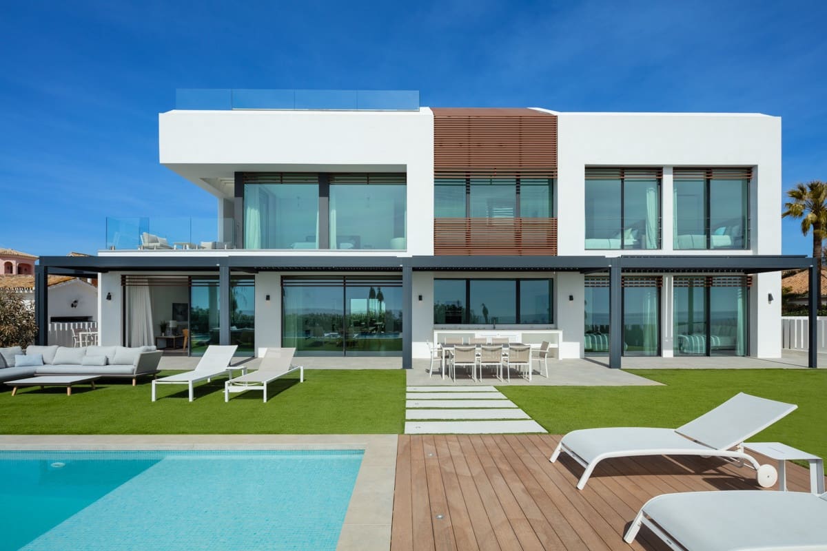 5 soveværelse Villa til salg i Estepona med swimmingpool garage - € 4.900.000 (Ref: 10002164)