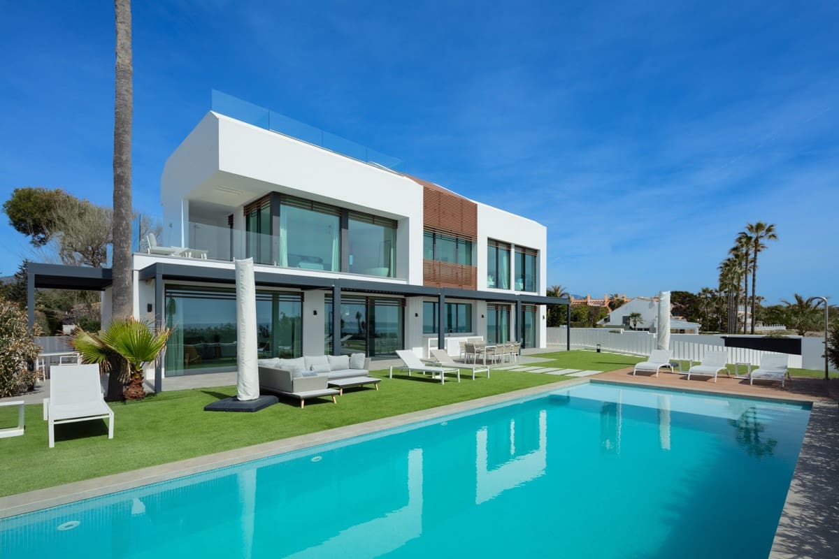 5 soveværelse Villa til salg i Estepona med swimmingpool garage - € 4.900.000 (Ref: 10002164)