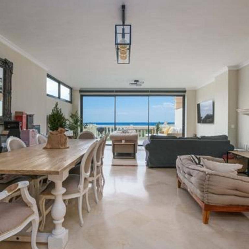 3 makuuhuone Huvila myytävänä paikassa Marbella mukana uima-altaan 
autotalli - 600 000 € (Ref: 10002167)