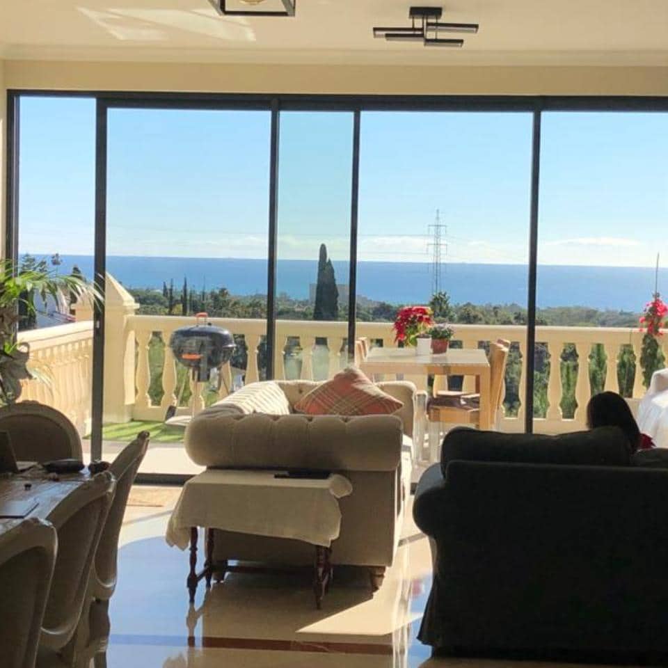 3 makuuhuone Huvila myytävänä paikassa Marbella mukana uima-altaan 
autotalli - 600 000 € (Ref: 10002167)