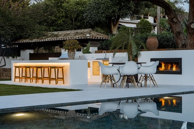 5 sovrum Villa till salu i Marbella med pool garage - 2 795 000 € (Ref: 10002173)