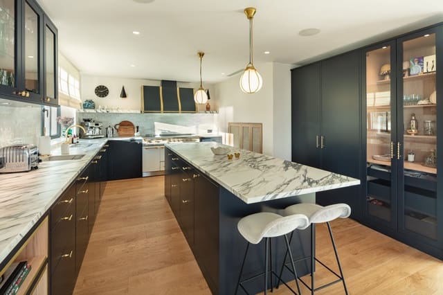 6 soveværelse Villa til salg i El Madroñal, Benahavís med swimmingpool garage - € 4.500.000 (Ref: 10002174)