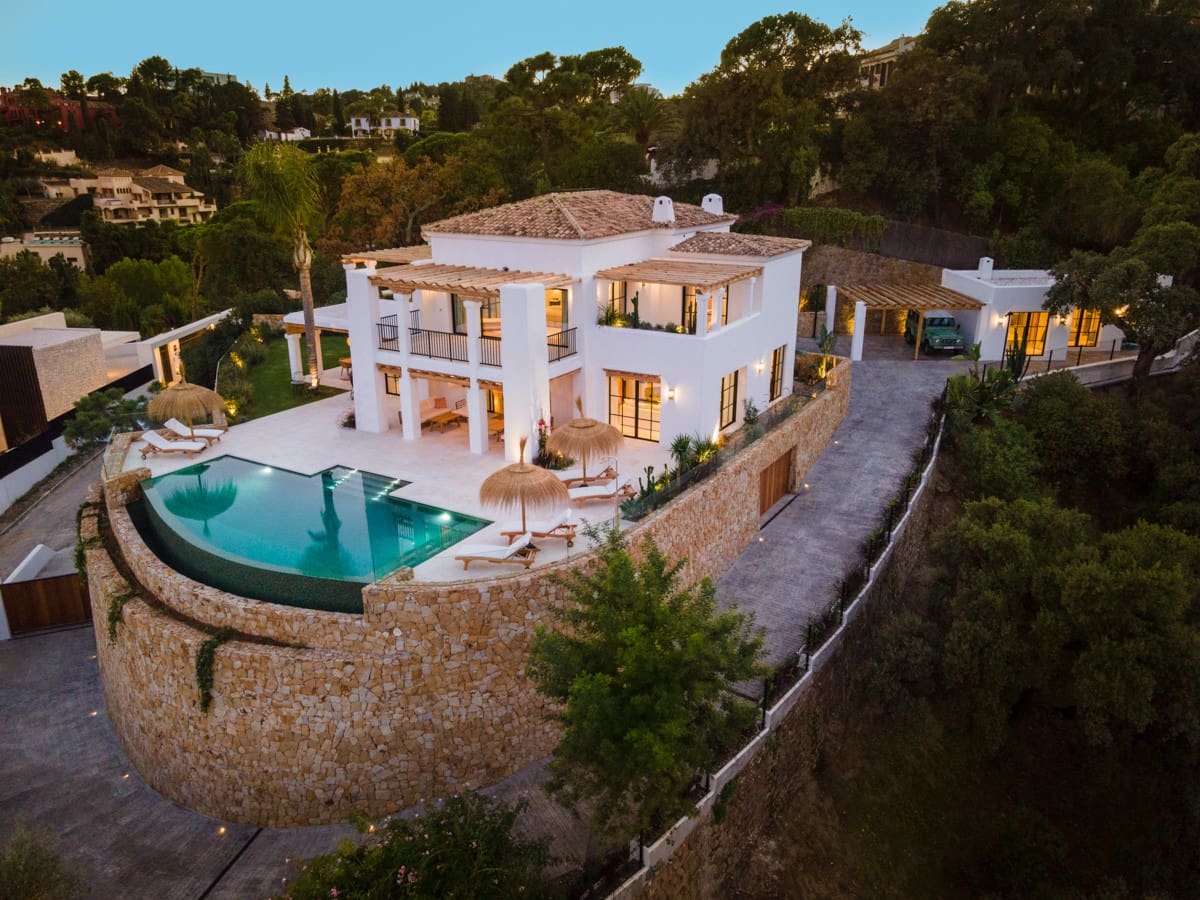6 soverom Villa til salgs i El Madronal med svømmebasseng garasje - € 4 500 000 (Ref: 10002174)