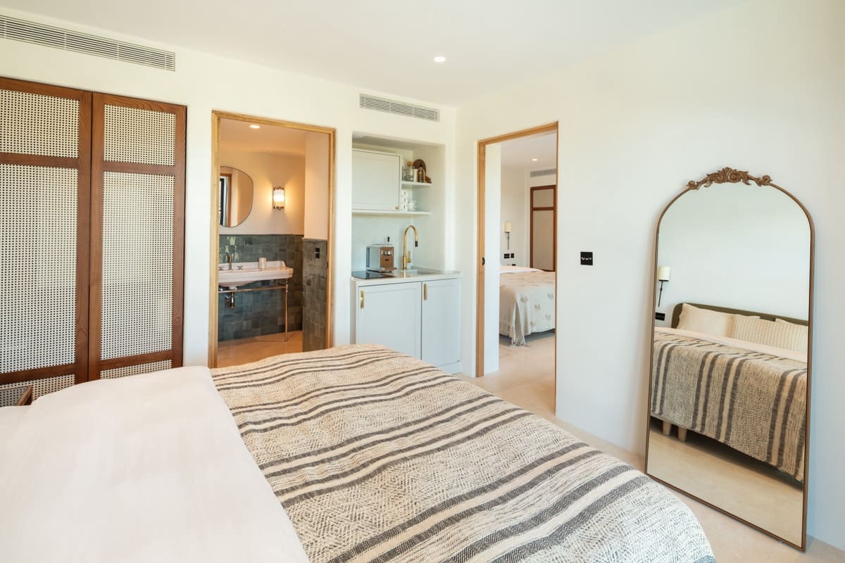 6 soverom Villa til salgs i El Madronal med svømmebasseng garasje - € 4 500 000 (Ref: 10002174)