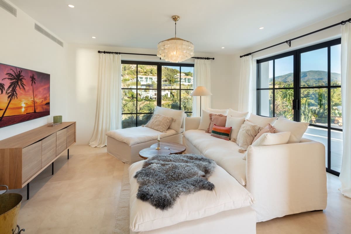 6 soverom Villa til salgs i El Madronal med svømmebasseng garasje - € 4 500 000 (Ref: 10002174)