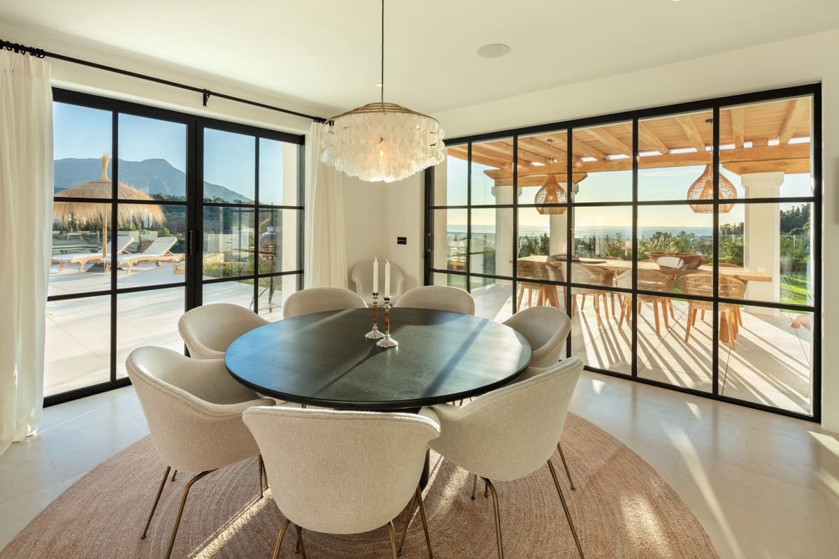 6 soverom Villa til salgs i El Madronal med svømmebasseng garasje - € 4 500 000 (Ref: 10002174)