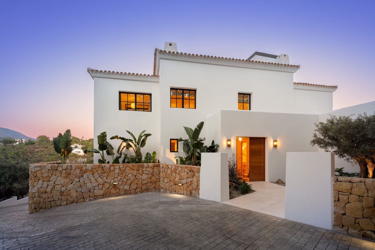 6 soverom Villa til salgs i El Madronal med svømmebasseng garasje - € 4 500 000 (Ref: 10002174)