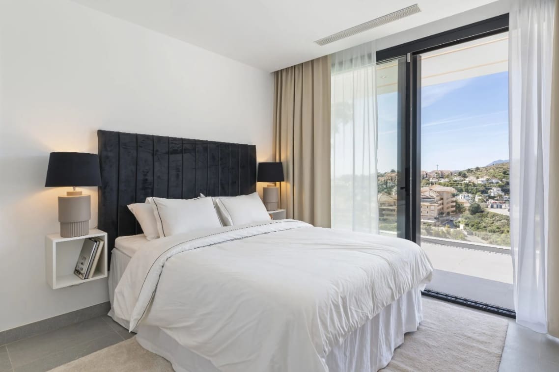 5 soverom Villa til salgs i Marbella med svømmebasseng garasje - € 2 495 000 (Ref: 10002175)