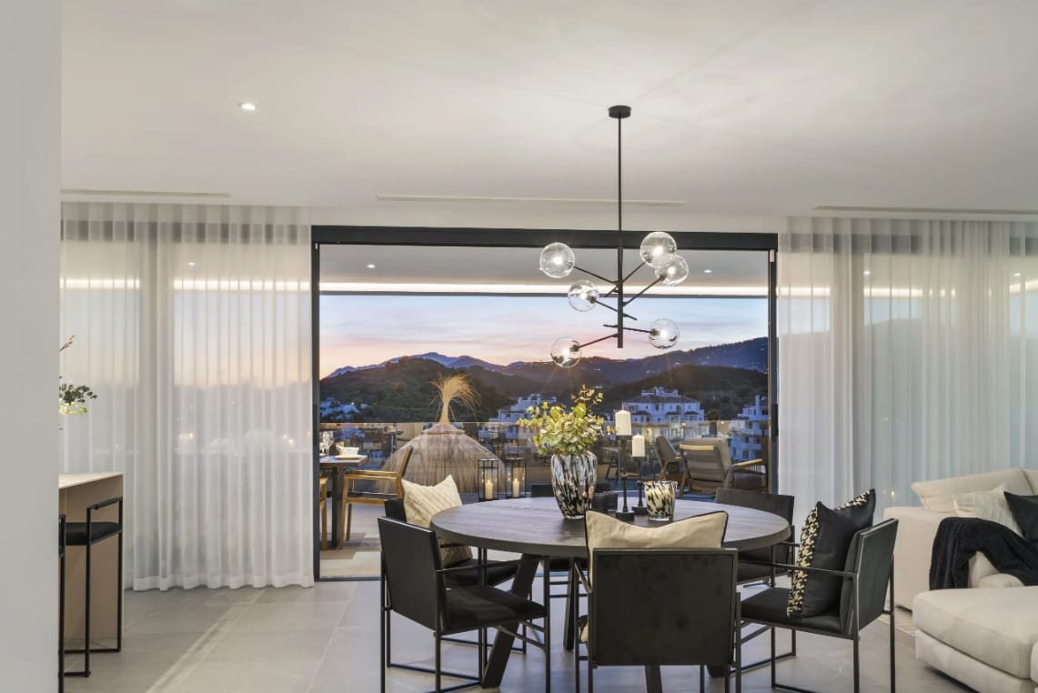 5 soverom Villa til salgs i Marbella med svømmebasseng garasje - € 2 495 000 (Ref: 10002175)