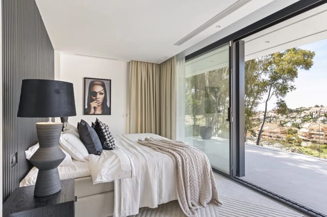 5 soverom Villa til salgs i Marbella med svømmebasseng garasje - € 2 495 000 (Ref: 10002175)