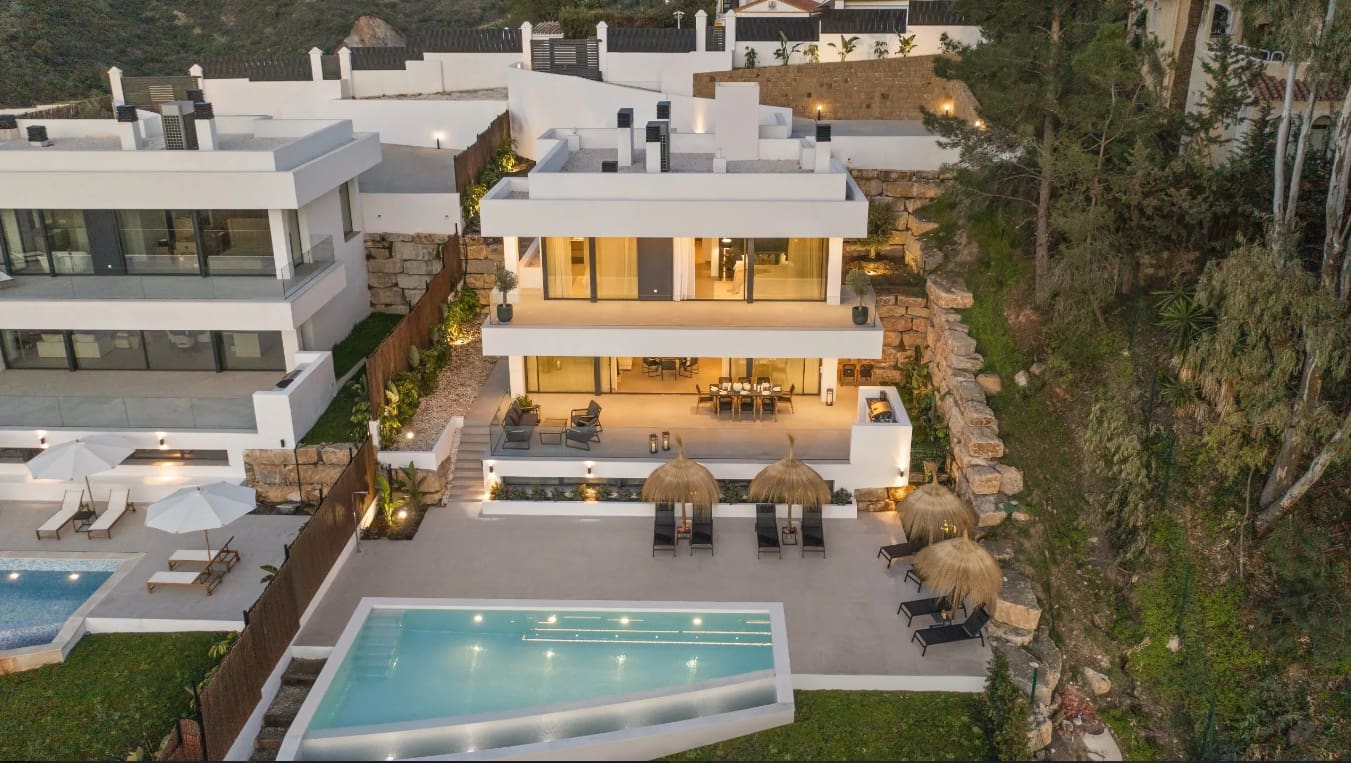 5 soverom Villa til salgs i Marbella med svømmebasseng garasje - € 2 495 000 (Ref: 10002175)
