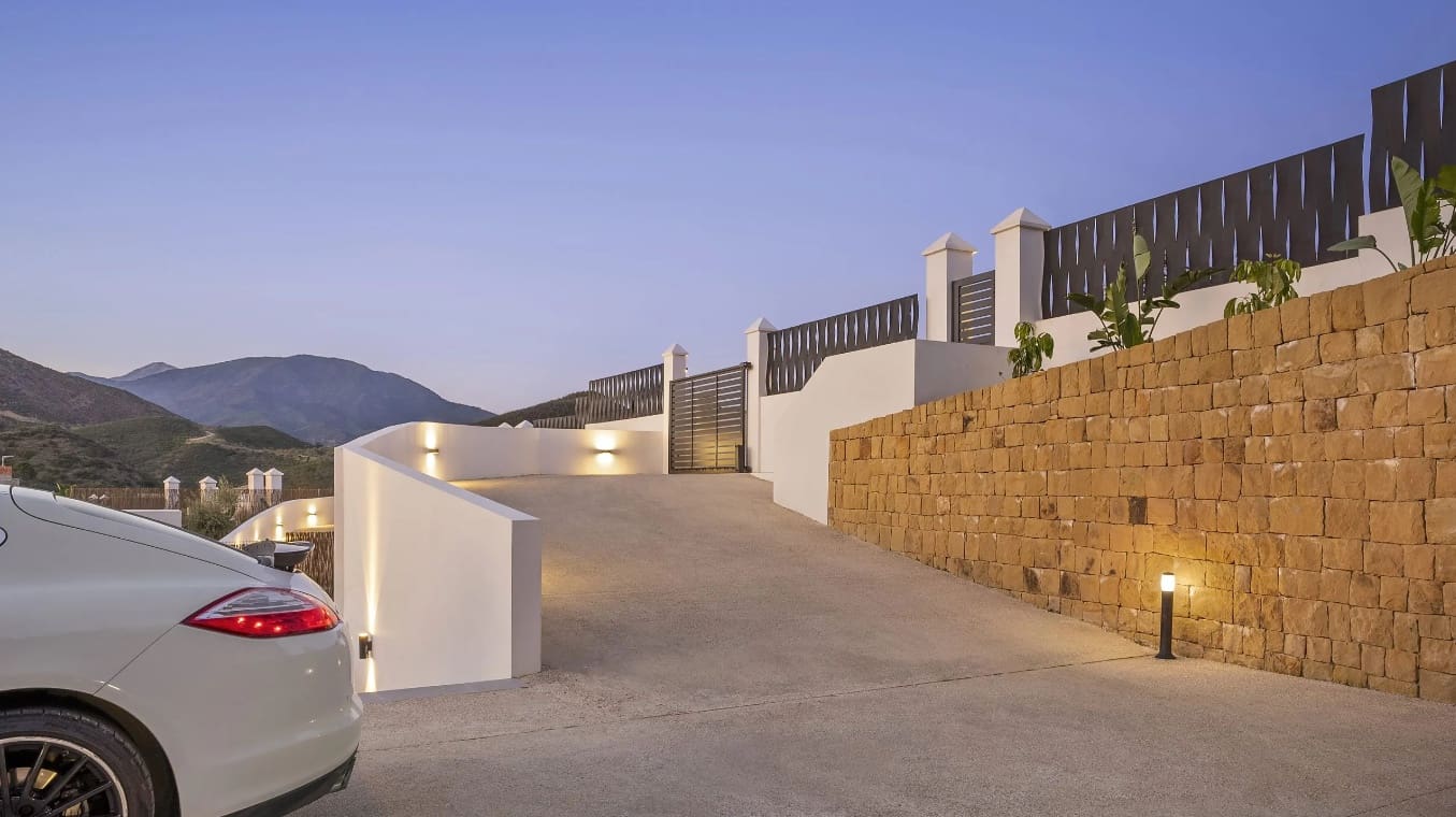 5 soverom Villa til salgs i Marbella med svømmebasseng garasje - € 2 495 000 (Ref: 10002175)