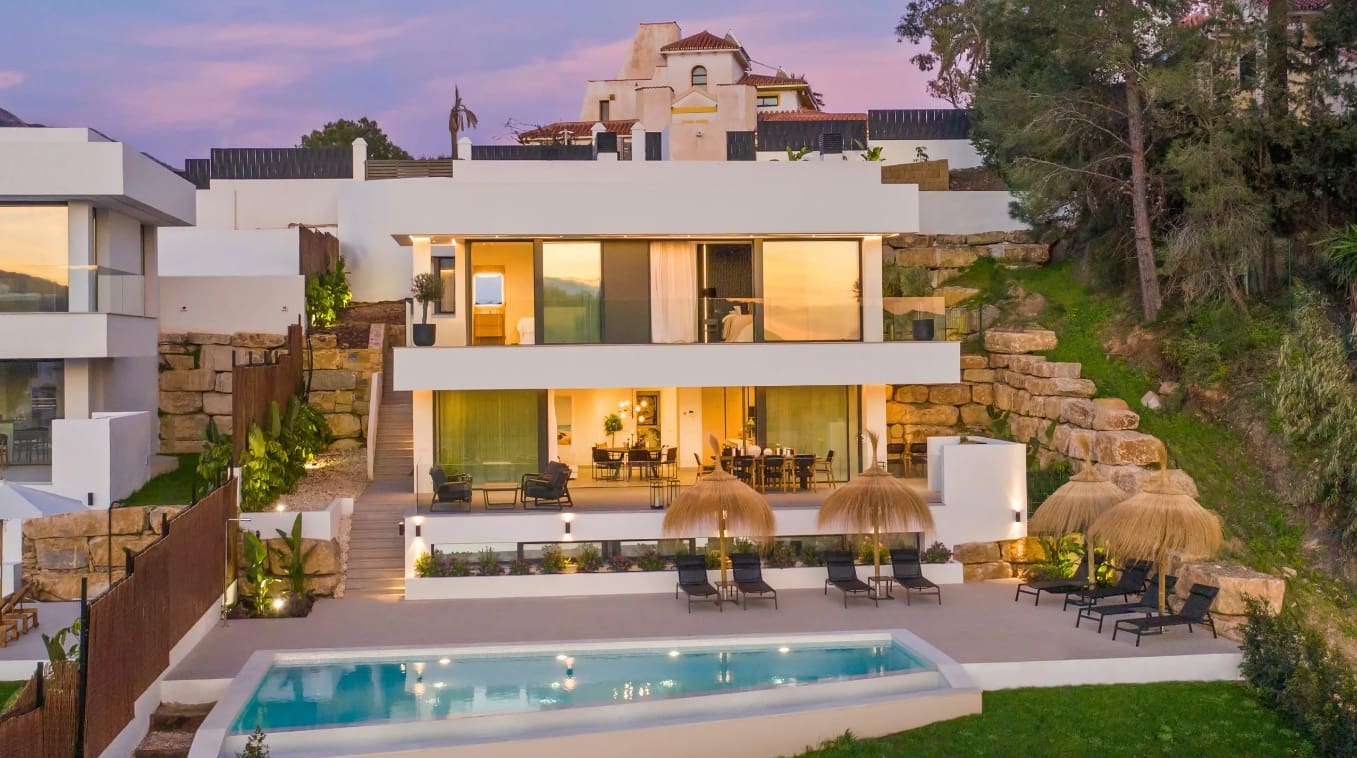 5 soverom Villa til salgs i Marbella med svømmebasseng garasje - € 2 495 000 (Ref: 10002175)