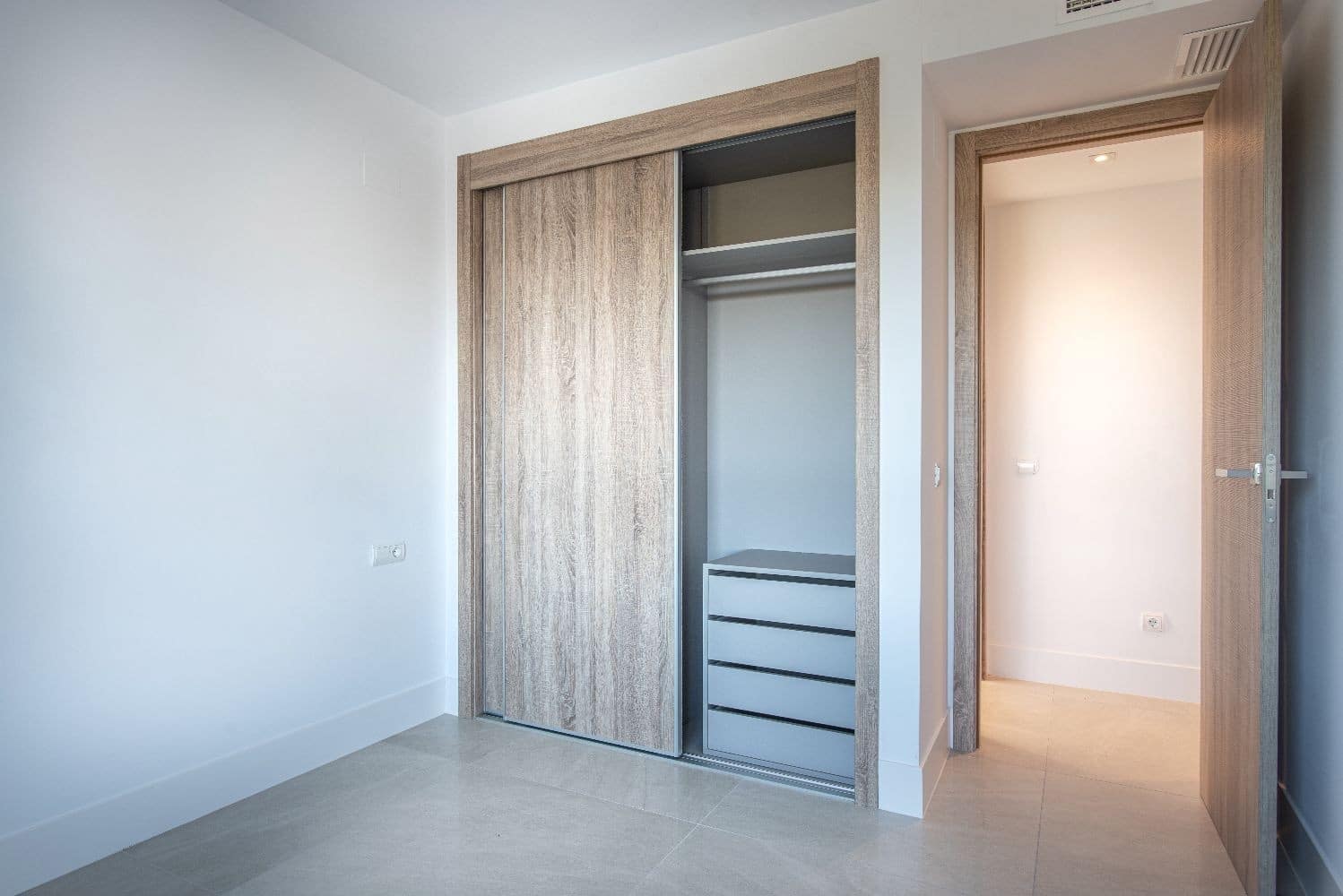 3 sypialnia Apartament na sprzedaż w Marbella z basenem garażem - 499 000 € (Ref: 10002176)