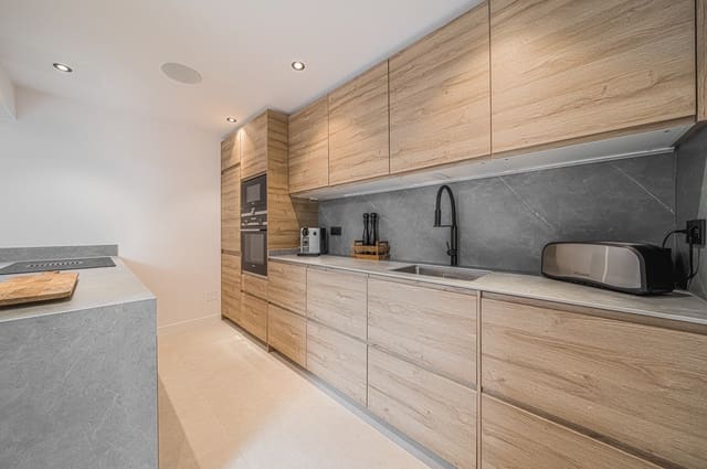 4 chambre Appartement à vendre à Marbella avec piscine garage - 699 000 € (Ref: 10002177)