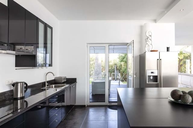 4 slaapkamer Villa te koop in Marbella met zwembad garage - € 1.700.000 (Ref: 10002178)