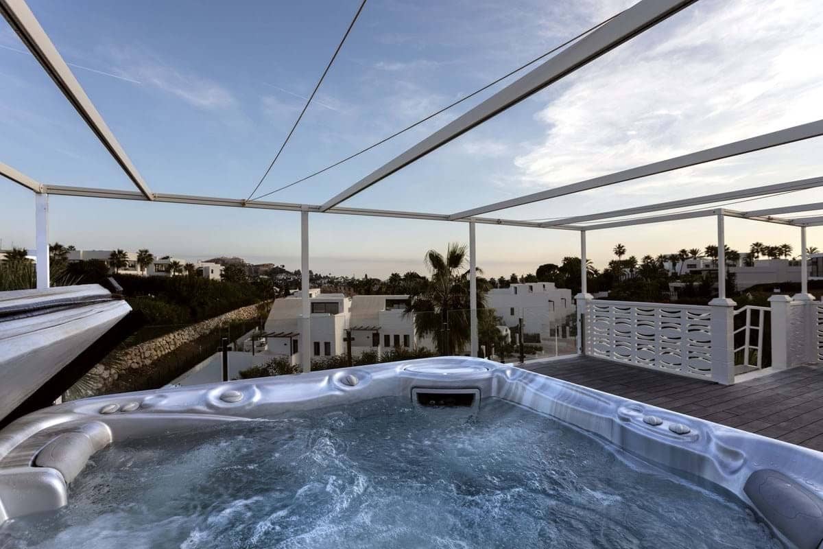 4 slaapkamer Villa te koop in Marbella met zwembad garage - € 1.700.000 (Ref: 10002178)