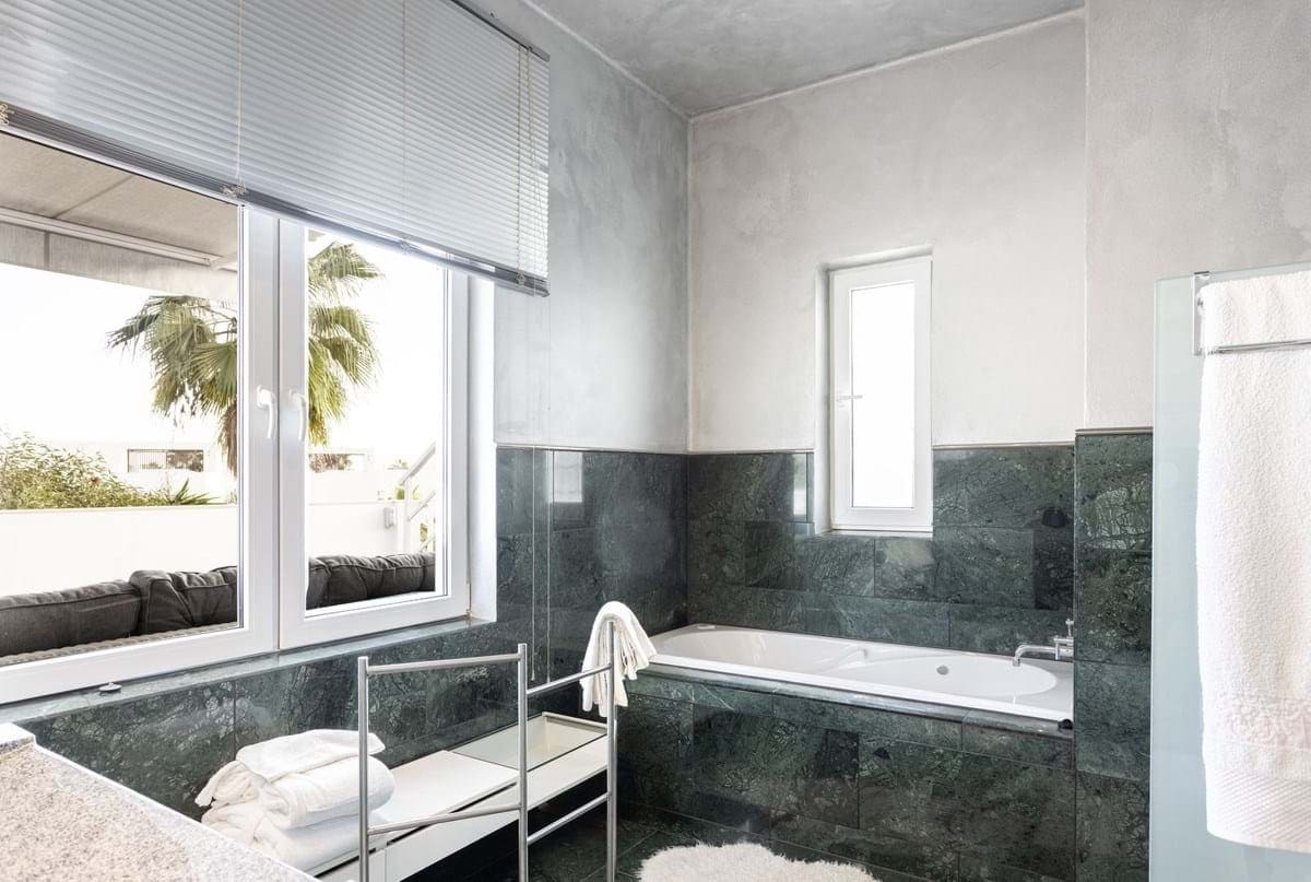 4 slaapkamer Villa te koop in Marbella met zwembad garage - € 1.700.000 (Ref: 10002178)
