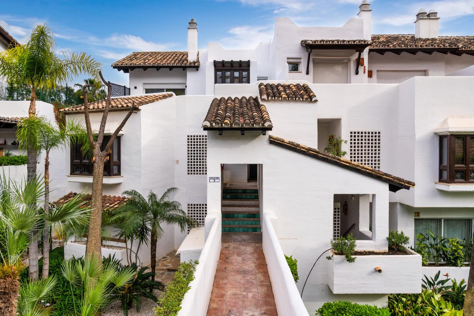 Apartamento de 3 habitaciones en Marbella en venta con piscina garaje - 699.000 € (Ref: 10002180)