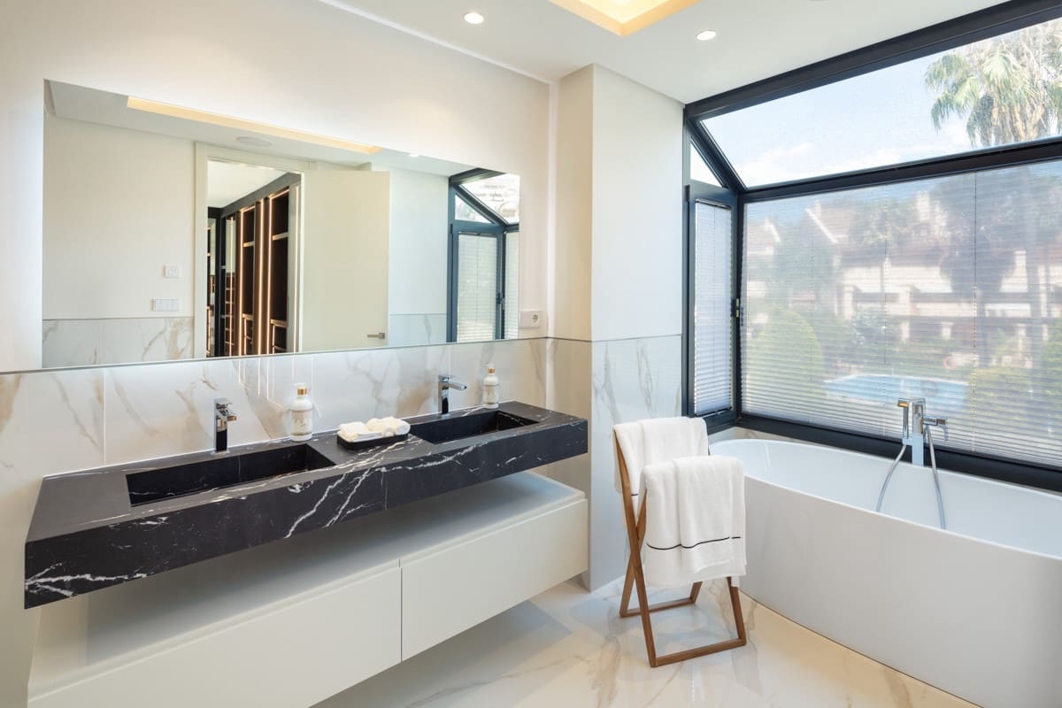 5 slaapkamer Villa te koop in Marbella met zwembad garage - € 5.395.000 (Ref: 10002181)
