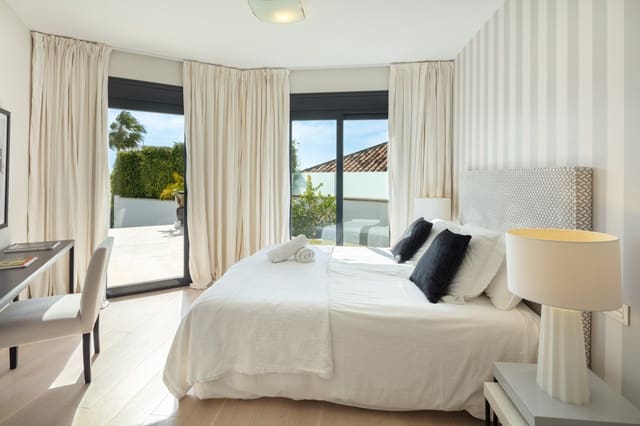 Chalet de 5 habitaciones en Marbella en venta con piscina garaje - 3.295.000 € (Ref: 10002183)