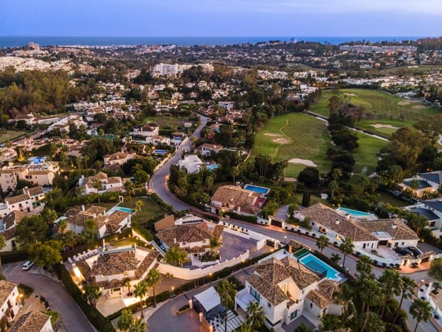 Chalet de 5 habitaciones en Marbella en venta con piscina garaje - 3.295.000 € (Ref: 10002183)