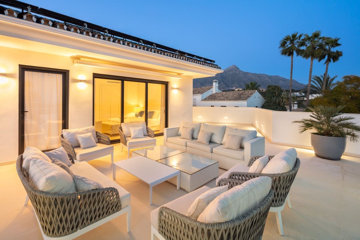 Chalet de 5 habitaciones en Marbella en venta con piscina garaje - 3.295.000 € (Ref: 10002183)