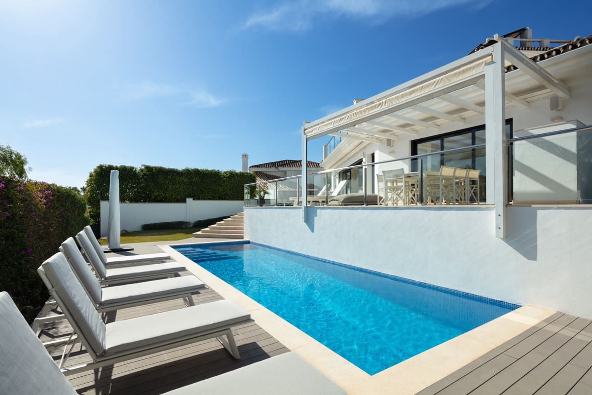 Chalet de 5 habitaciones en Marbella en venta con piscina garaje - 3.295.000 € (Ref: 10002183)