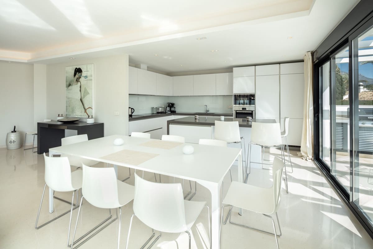 Chalet de 5 habitaciones en Marbella en venta con piscina garaje - 3.295.000 € (Ref: 10002183)