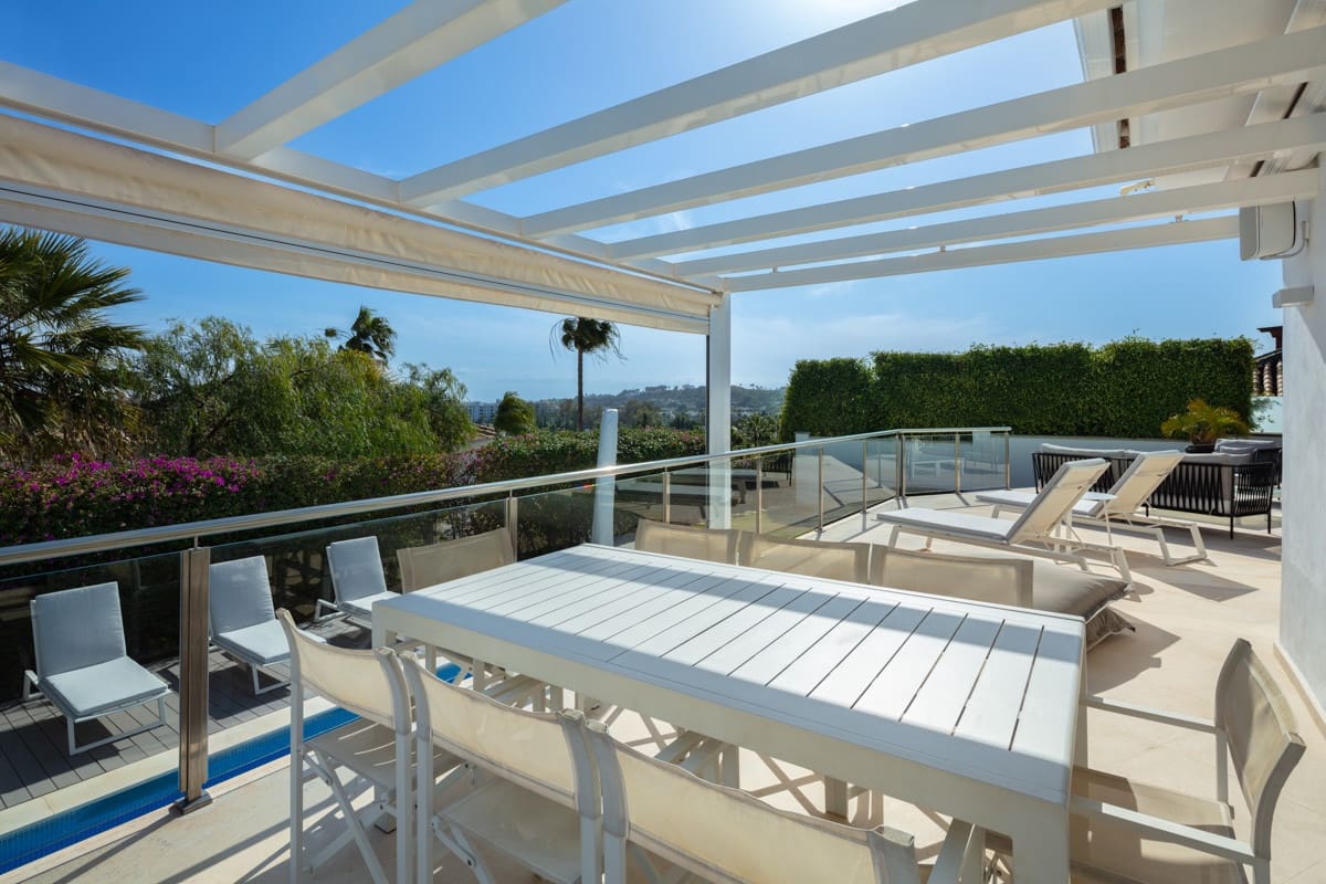 Chalet de 5 habitaciones en Marbella en venta con piscina garaje - 3.295.000 € (Ref: 10002183)