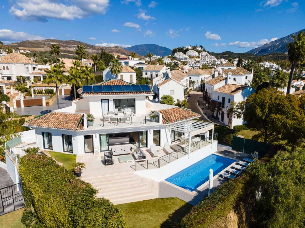Chalet de 5 habitaciones en Marbella en venta con piscina garaje - 3.295.000 € (Ref: 10002183)