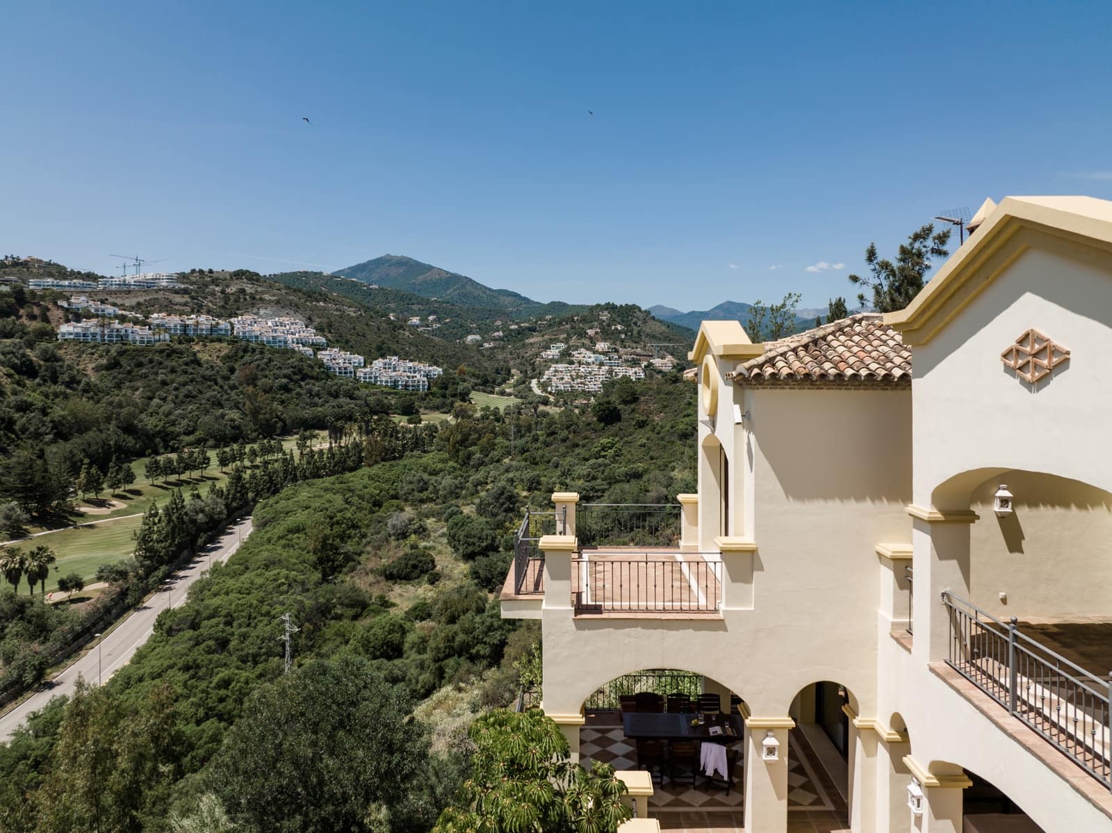 5 slaapkamer Villa te koop in Marbella met zwembad garage - € 2.850.000 (Ref: 10002186)