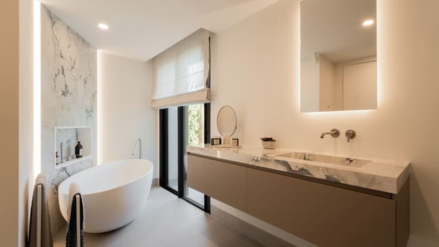 5 sypialnia Willa na sprzedaż w Marbella z basenem - 6 500 000 € (Ref: 10002187)